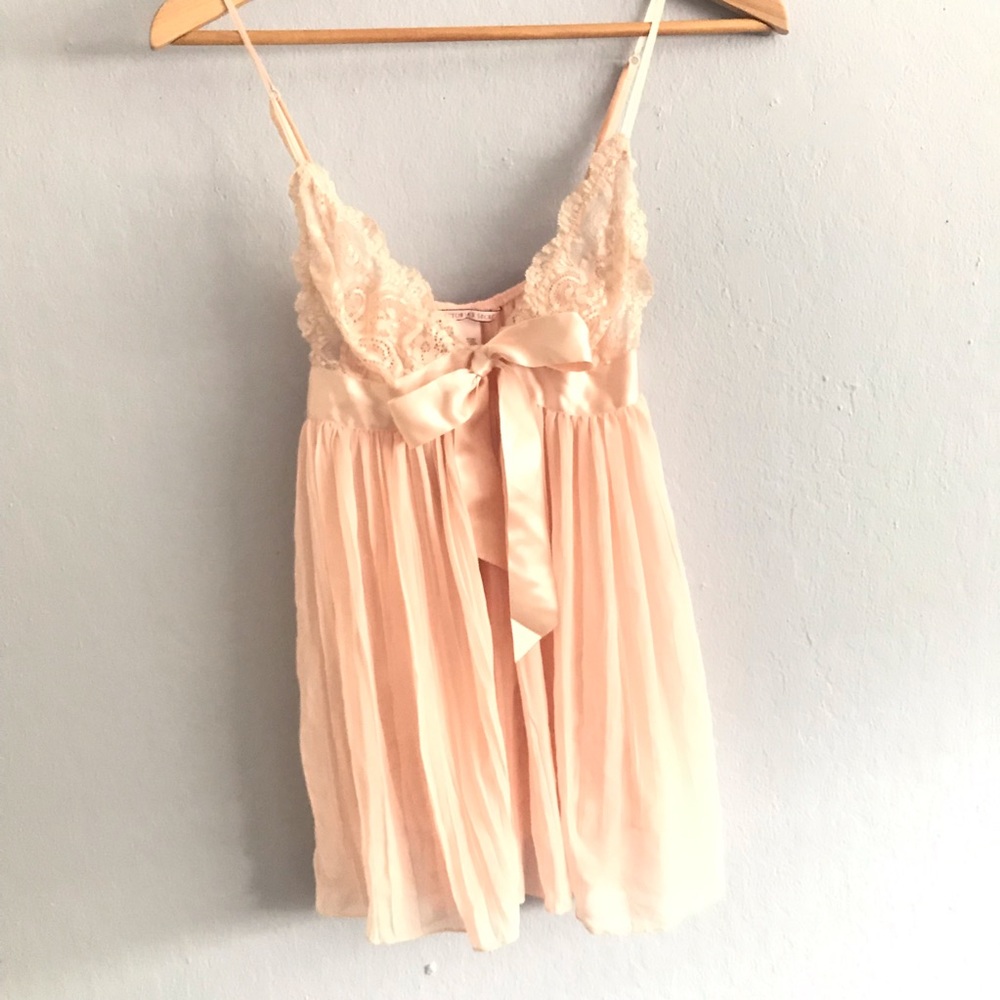 Victoria’s secret sleepwear / lingerie